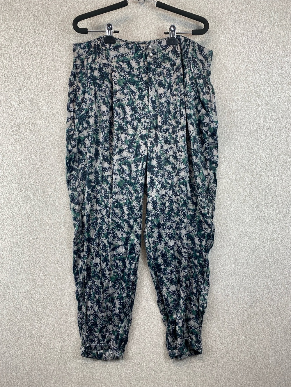 Anthropologie Floral Jogger Pants Women's Size 14 Zipper Ankles Boho Satin Cozy